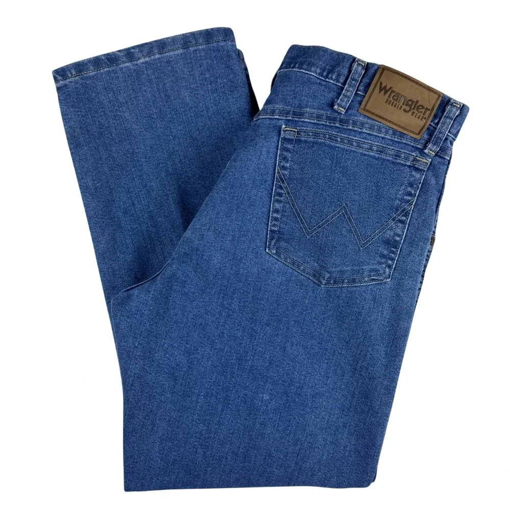 Wrangler Rugged Wear Jeans Mens 36x30 Blue Medium Wash Denim Straight Leg Cotton